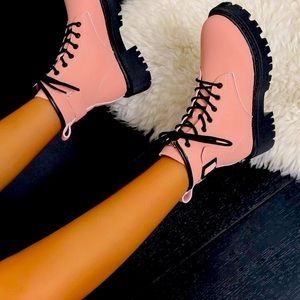 Dusty pink combat boots New